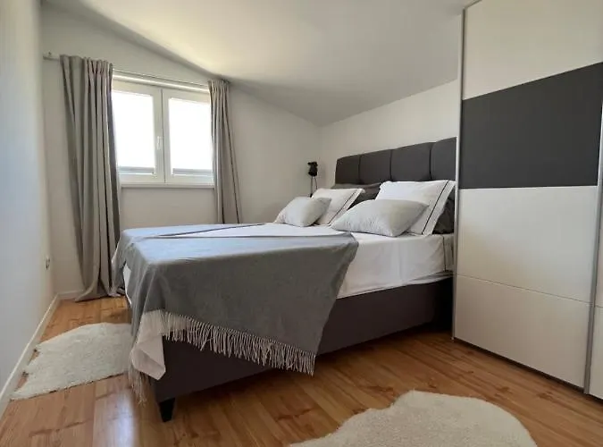 Perla Alba * Tribunj (Sibenik-Knin)