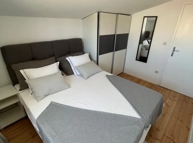 Apartment Perla Alba Tribunj (Sibenik-Knin)